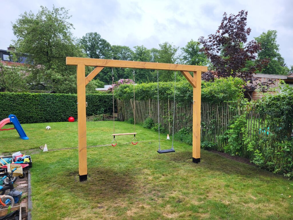 Houten schommel kopen van Douglas hout voor buiten in de tuin